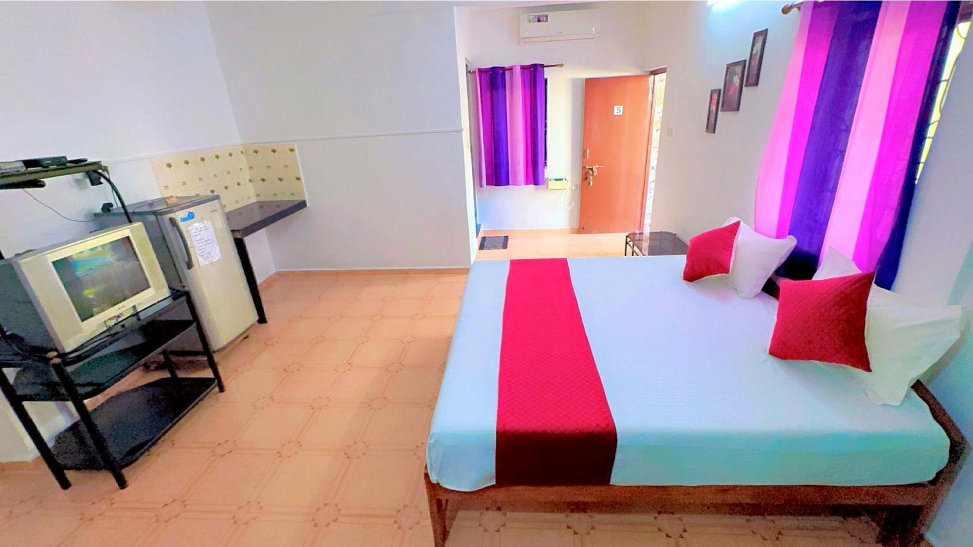 Deepti Guest House Кандолим Экстерьер фото