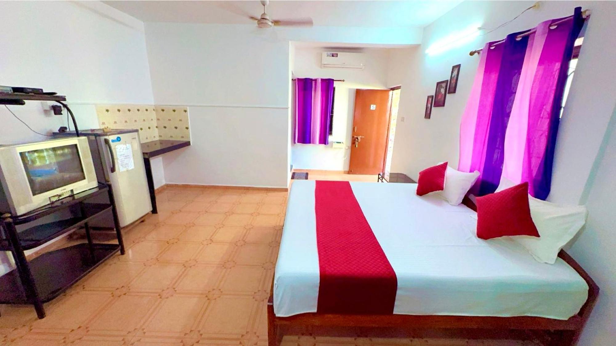 Deepti Guest House Кандолим Экстерьер фото
